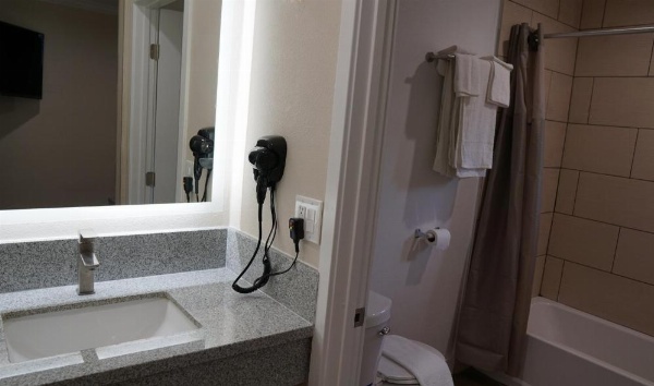 Sea Breeze Inn image 19